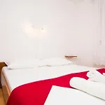 Veza Apartment *